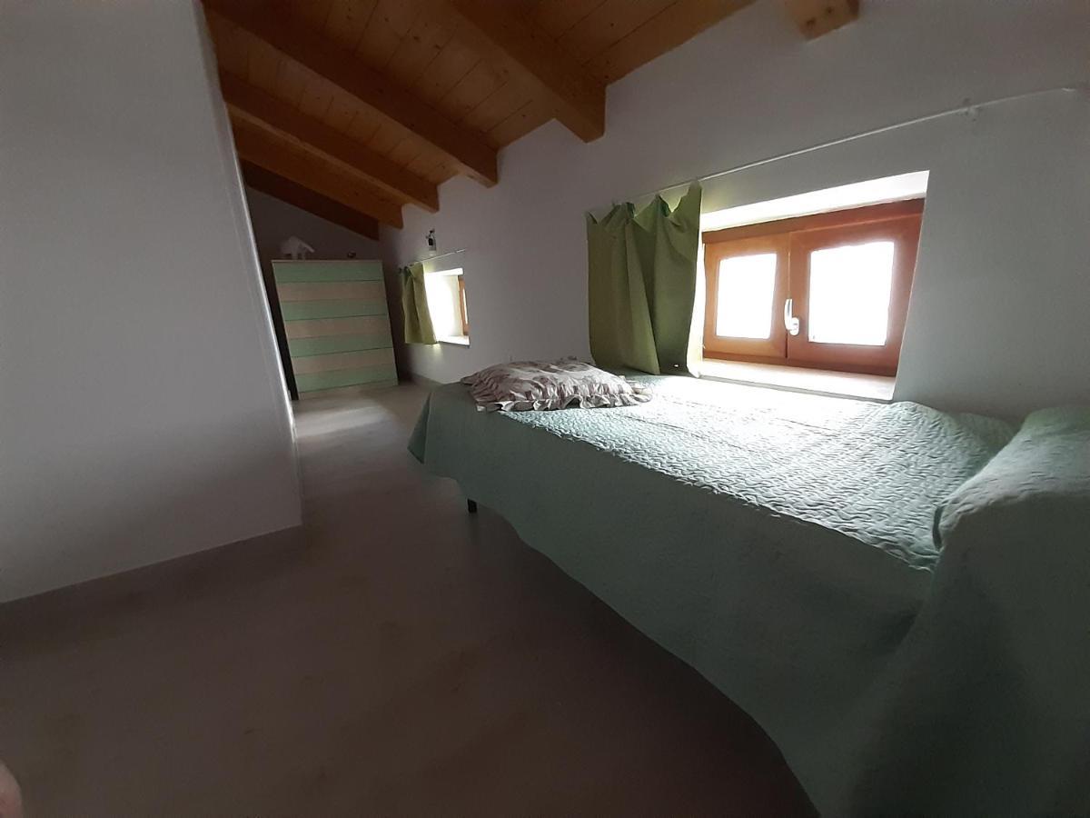 Carmineholidayhouse 波利卡 外观 照片