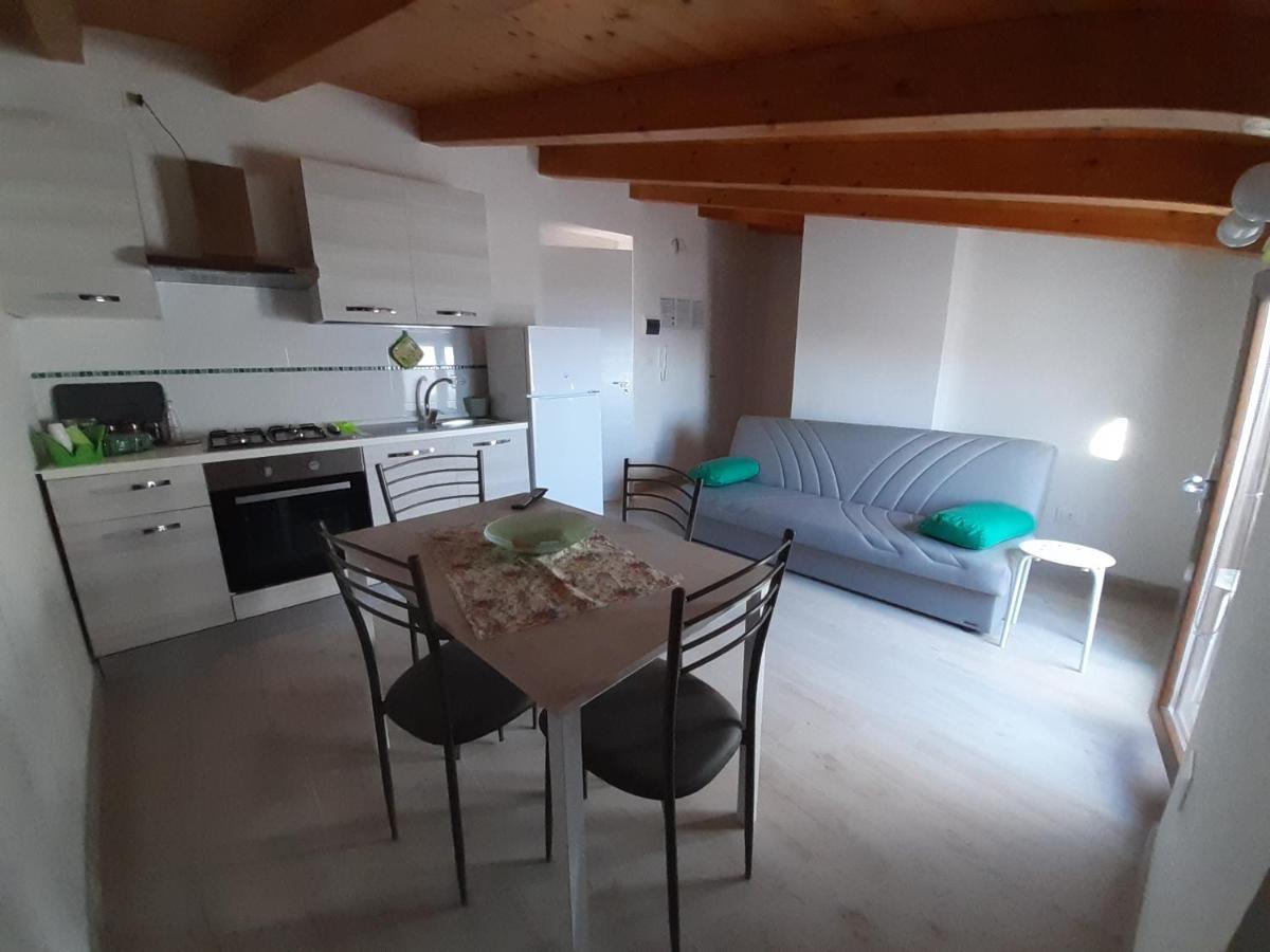 Carmineholidayhouse 波利卡 外观 照片